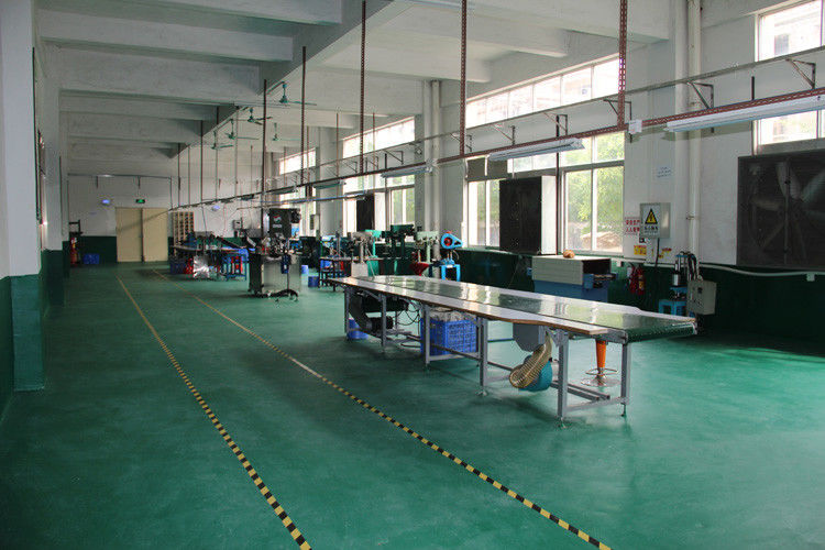 Guangzhou Huihua Packaging Products Co,.LTD linha de produção do fabricante